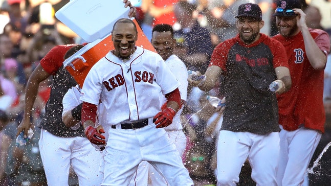 Betts' bases-loaded walk gives Red Sox 4-3 win over Rangers